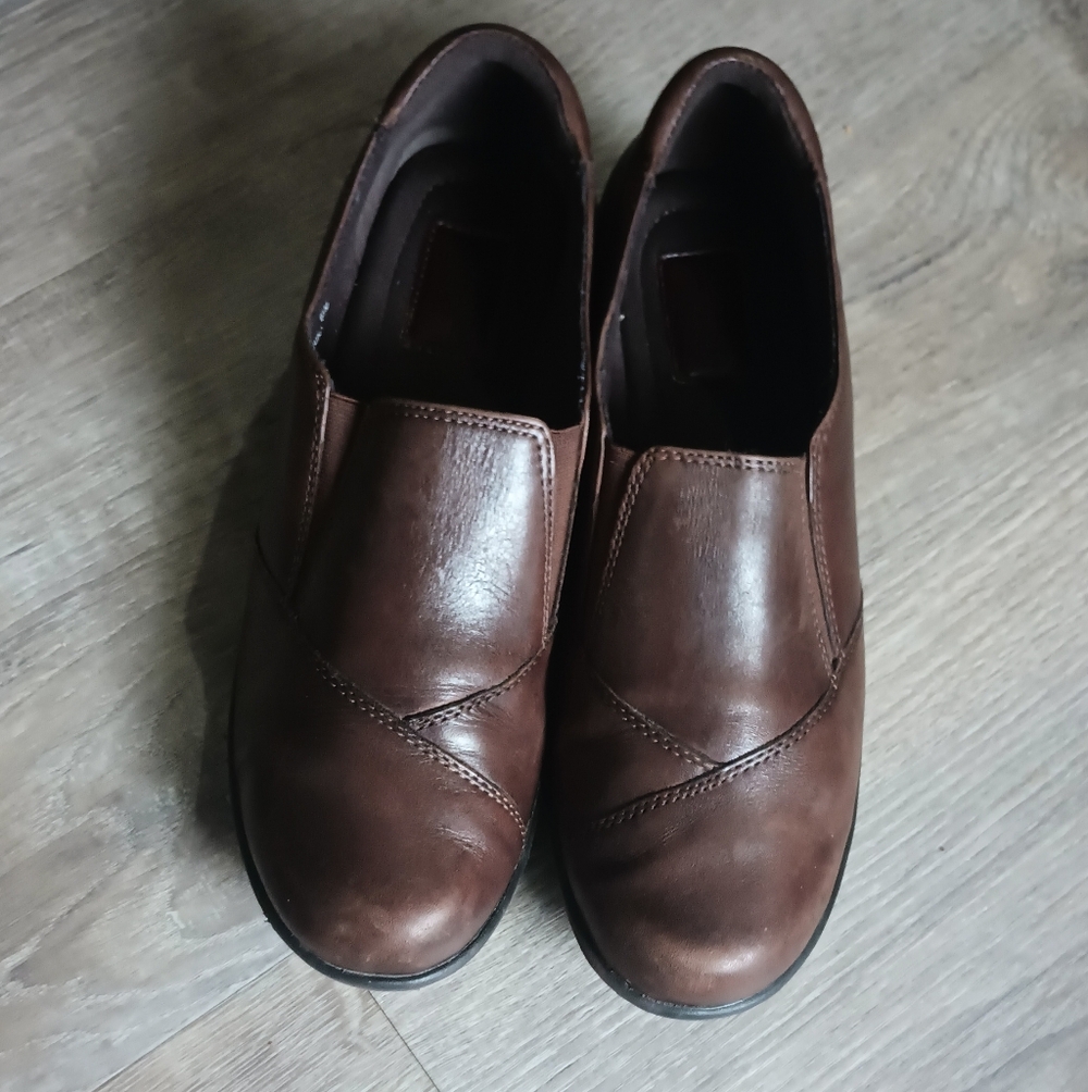 Clarks Artisan Leather Slip On (Brown) A